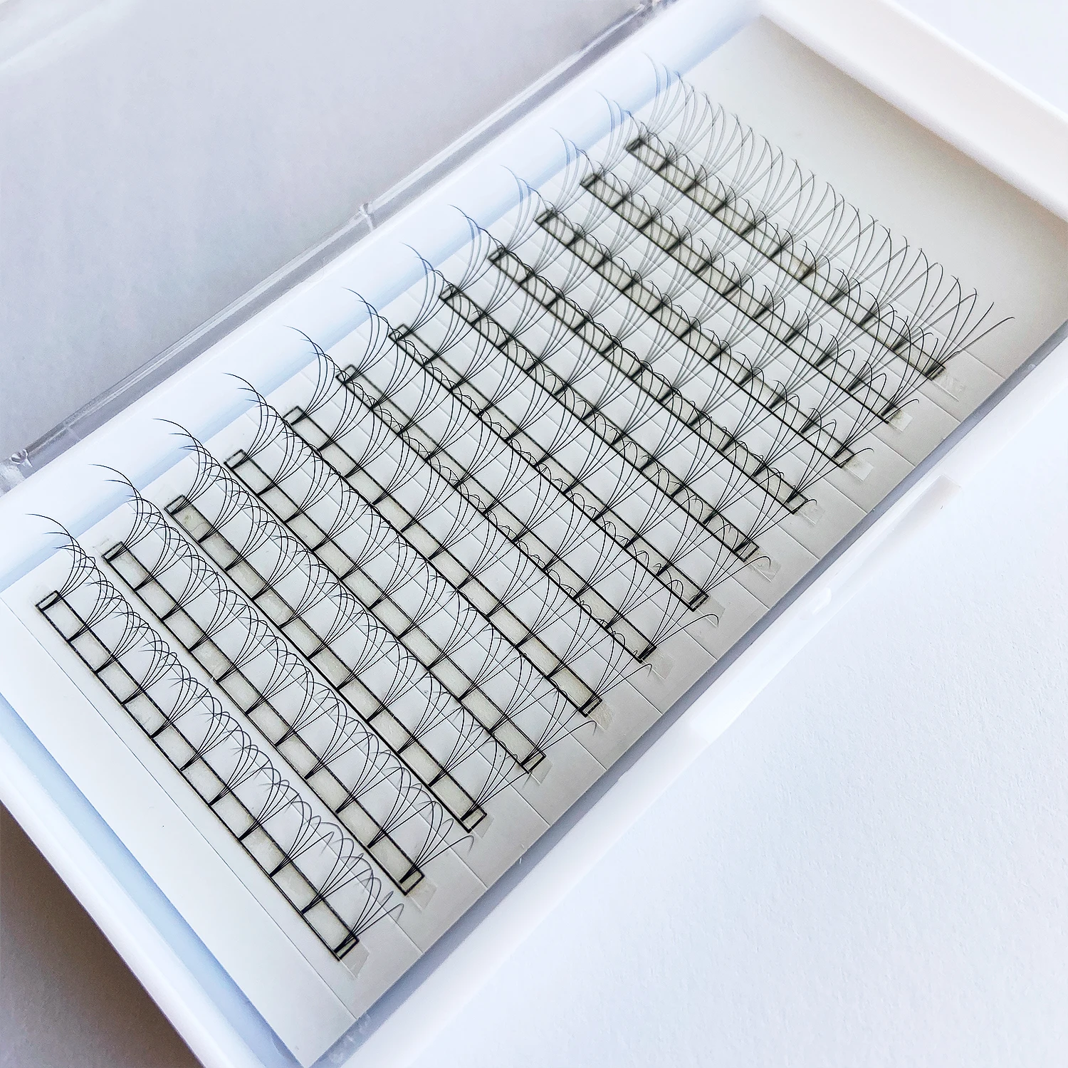 high quality premade lash tray 5d premade heat bonded volume fans lash extension 4d eyelashes