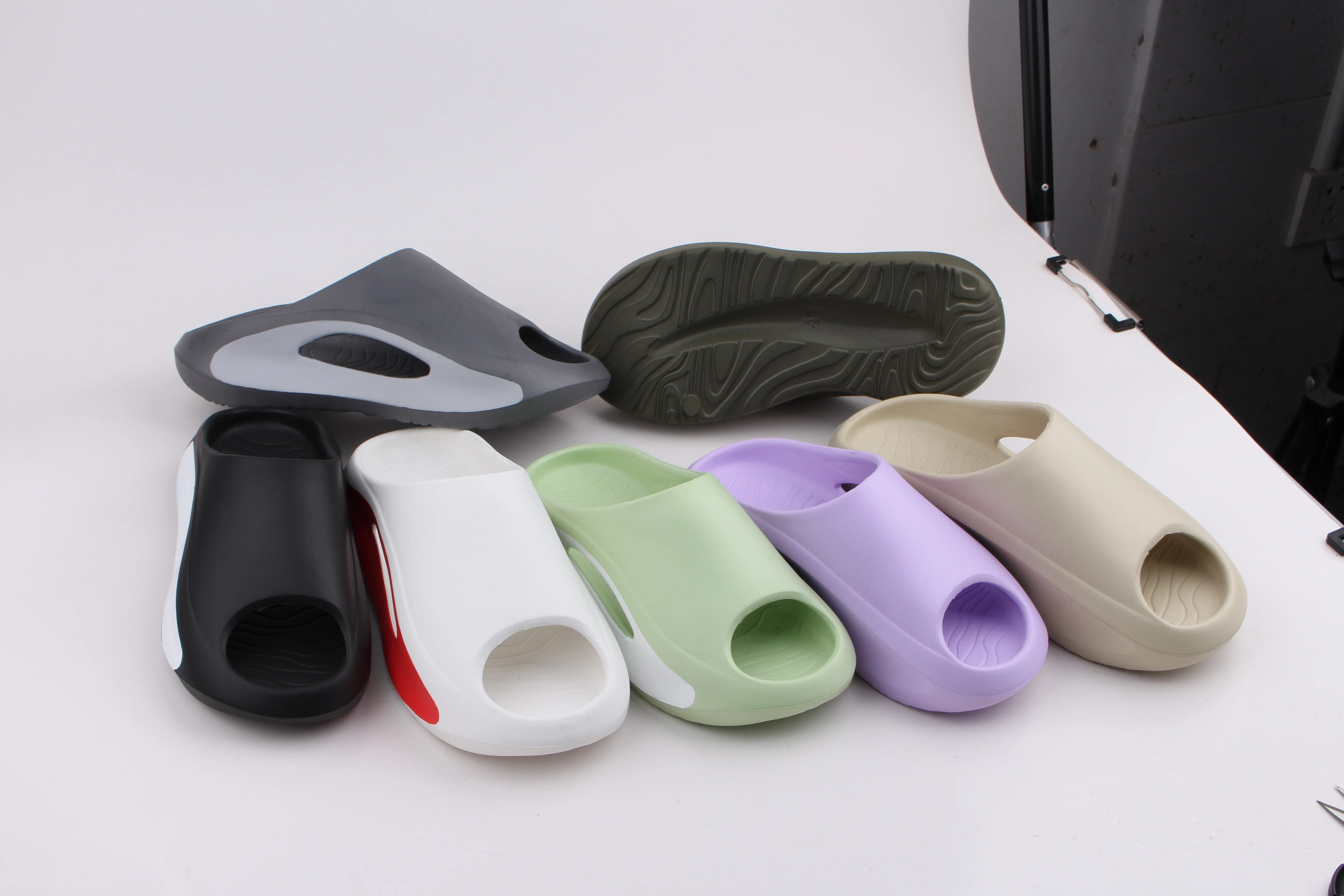 Comfortable Custom Logo Slippers Mens Print Logo Brand Sandals Unisex Printed Men Slides Chancletas De Hombre Slippers For Men