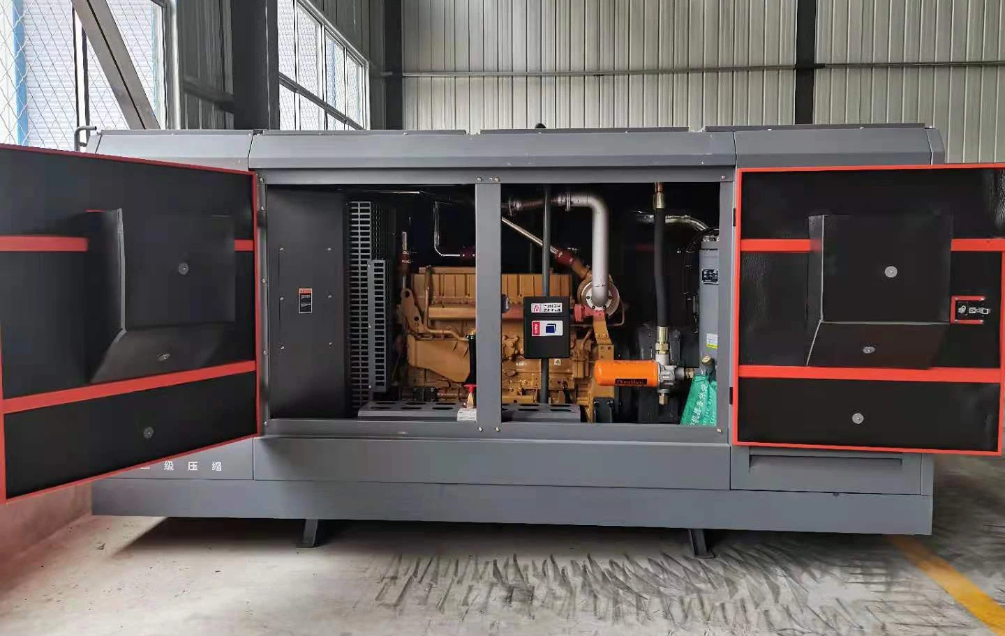 05 screw air compressor.jpg