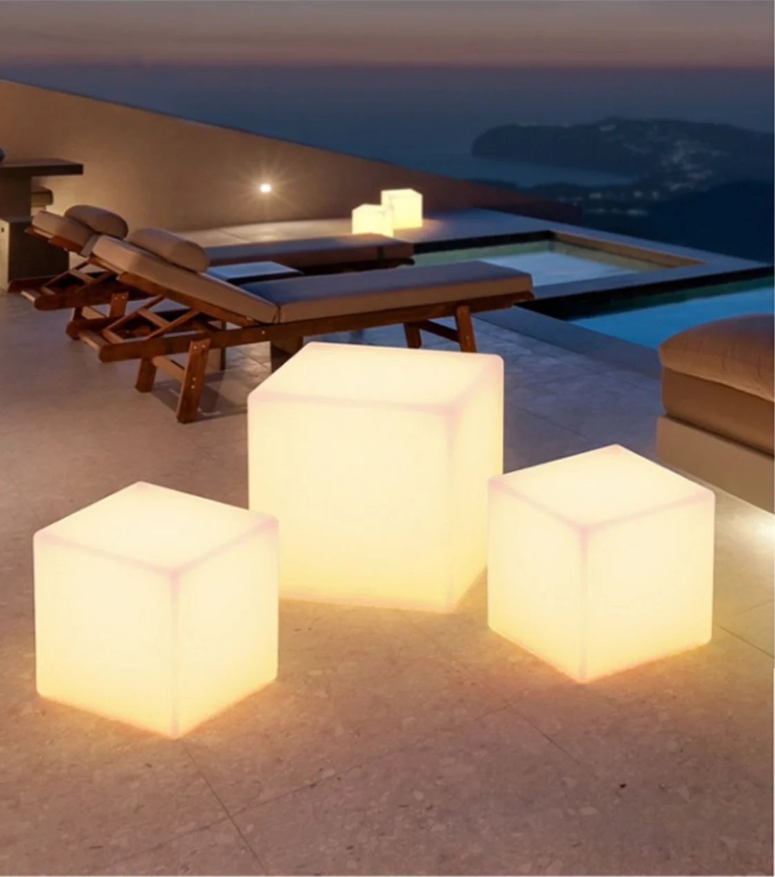 Manufacturer direct selling outdoor courtyard ice shape PE plastic LED 50CM seat garden lawn lamp