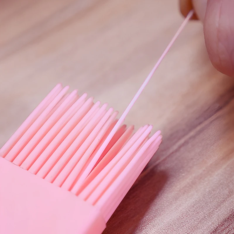 Small Scraper Red/Green/Pink/Blue Factory wholesales baking tool oil  for kitchen cooking tool silicone brush for barbecue