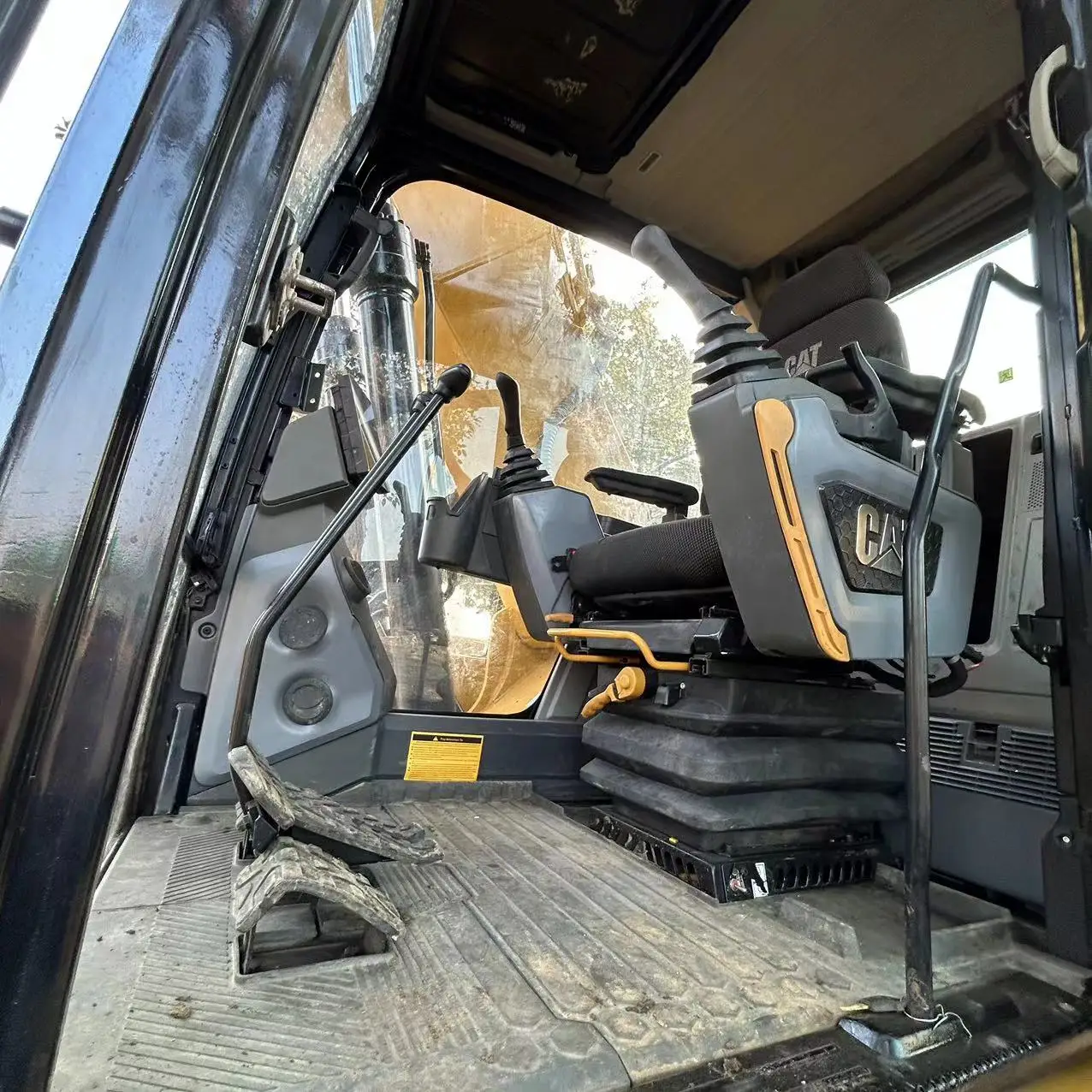 2023 б/у экскаватор Caterpillar CAT320GC с хорошим насосом