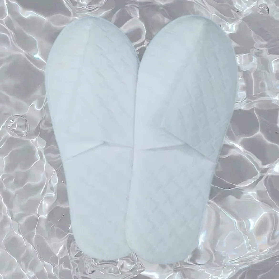 Cheap and Comfort Disposable Hotel Slippers for Guest Rooms with Extra Softness