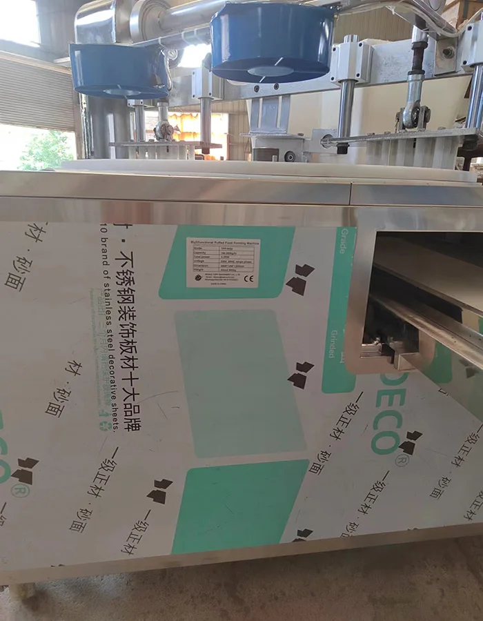 Automatic glutinous rice ball sushi rice ball forming making machine