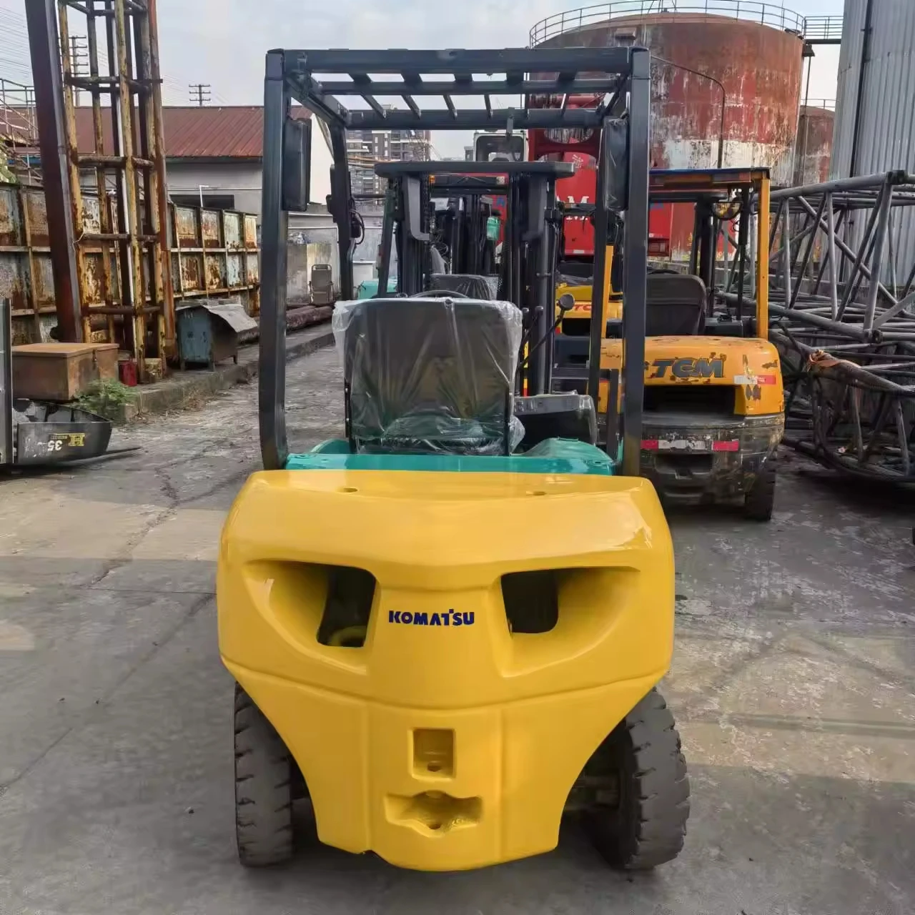 Вилочный погрузчик Komatsu fd25 с боковым сдвигом 3-ступенчатый 2-ступенчатый вилочный komatsu 4 м машина для продажи