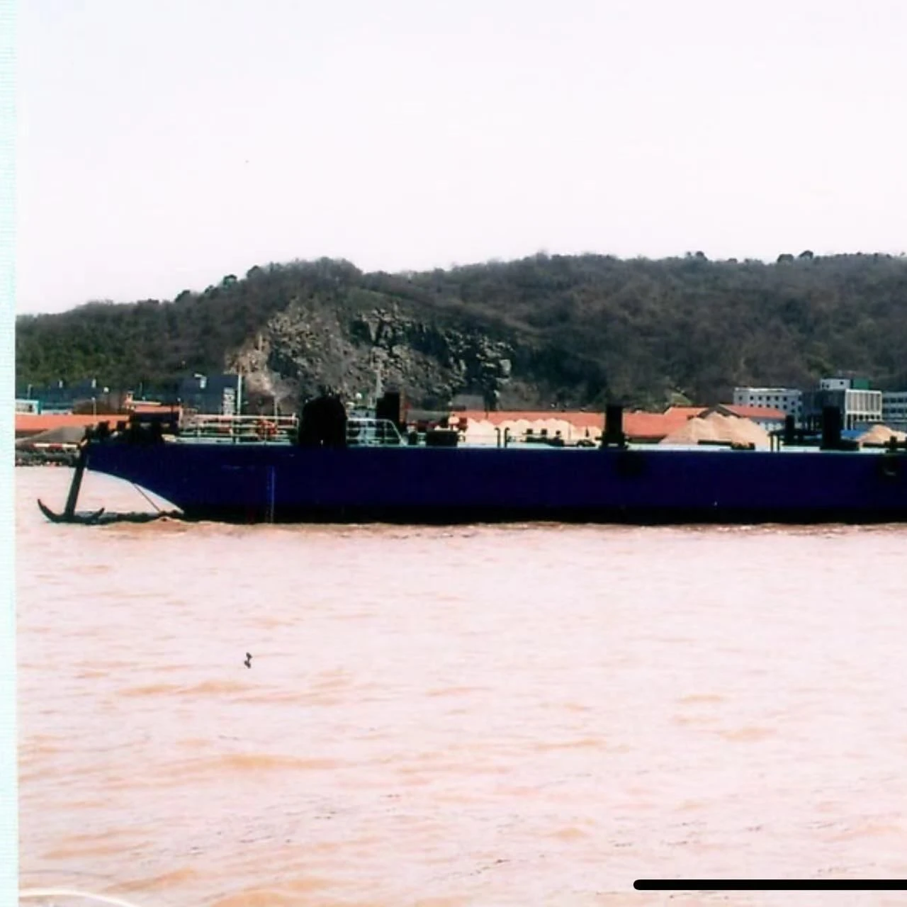 Sale of used 1800 tons unpowered coastal barge build in 2003 China shipyard