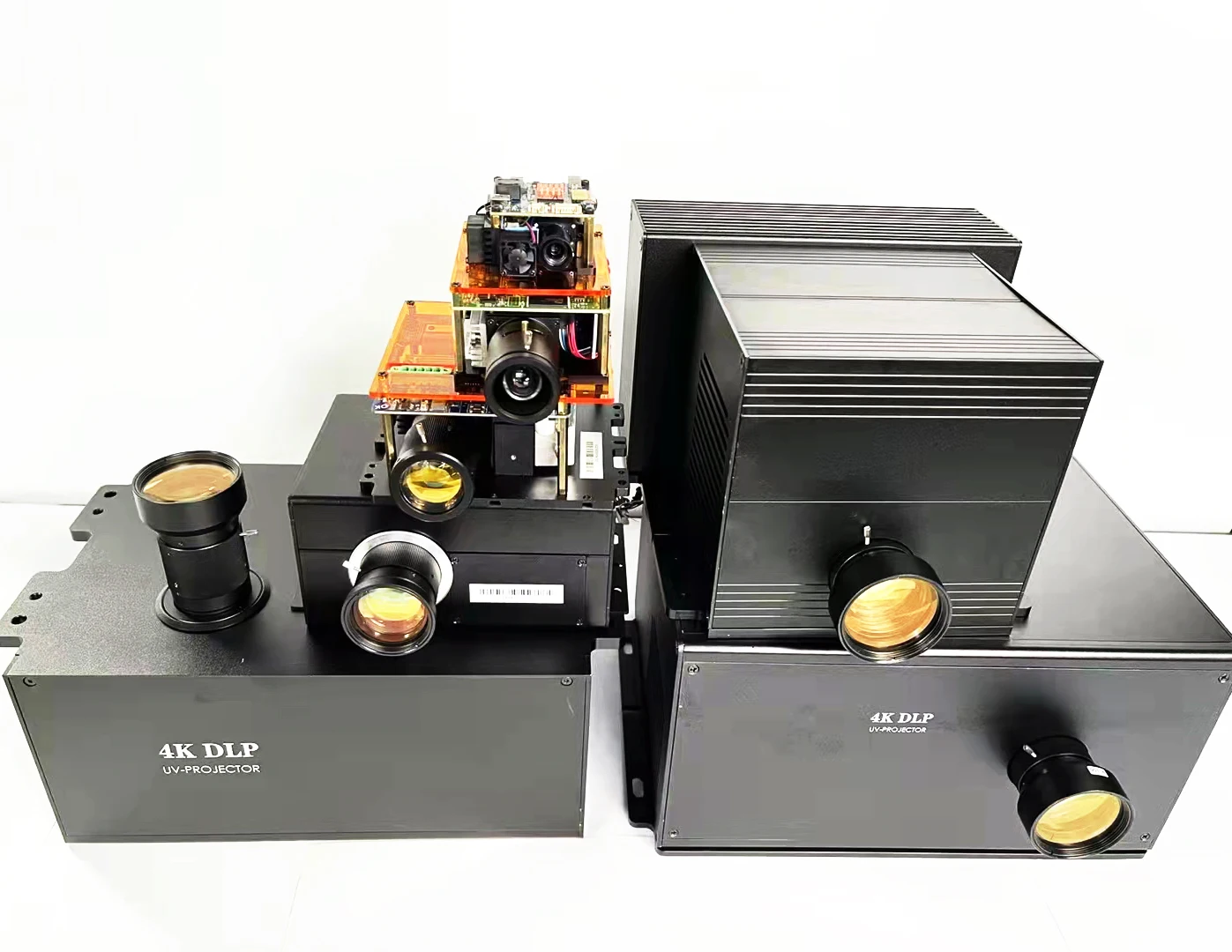 ZS DLP UV light engine is a laser light source enables large format, high power access to 3D printing UV spectrum ceramic dental