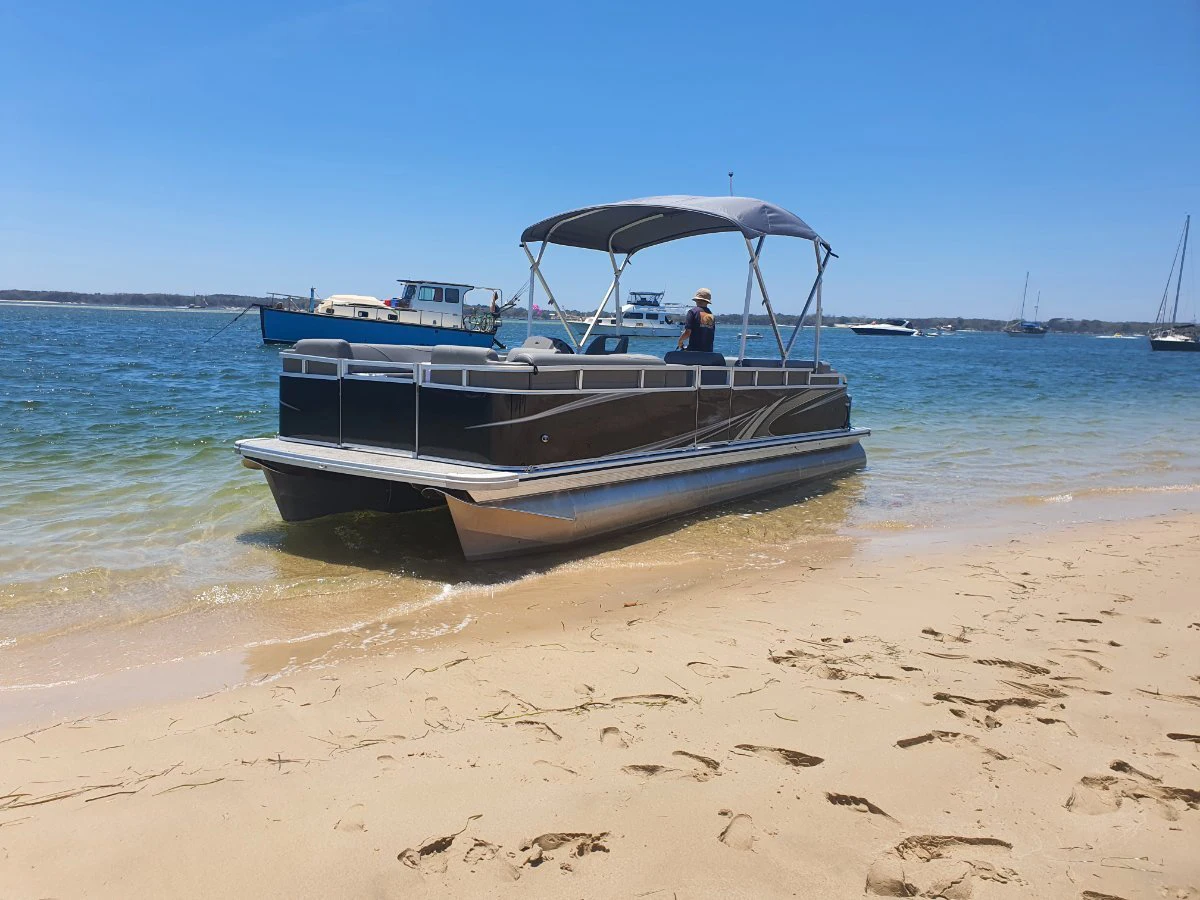 
2021 Popular 16-21ft Aluminum Pontoon Boat with full enclosure camper and air condition 