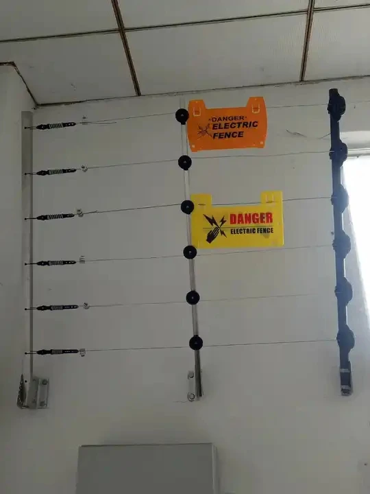 Factory Price Electric Fence Insulator Farm House Electric Fence System Black Plastic Bobbin Insulators Flat Bar And Square Tube