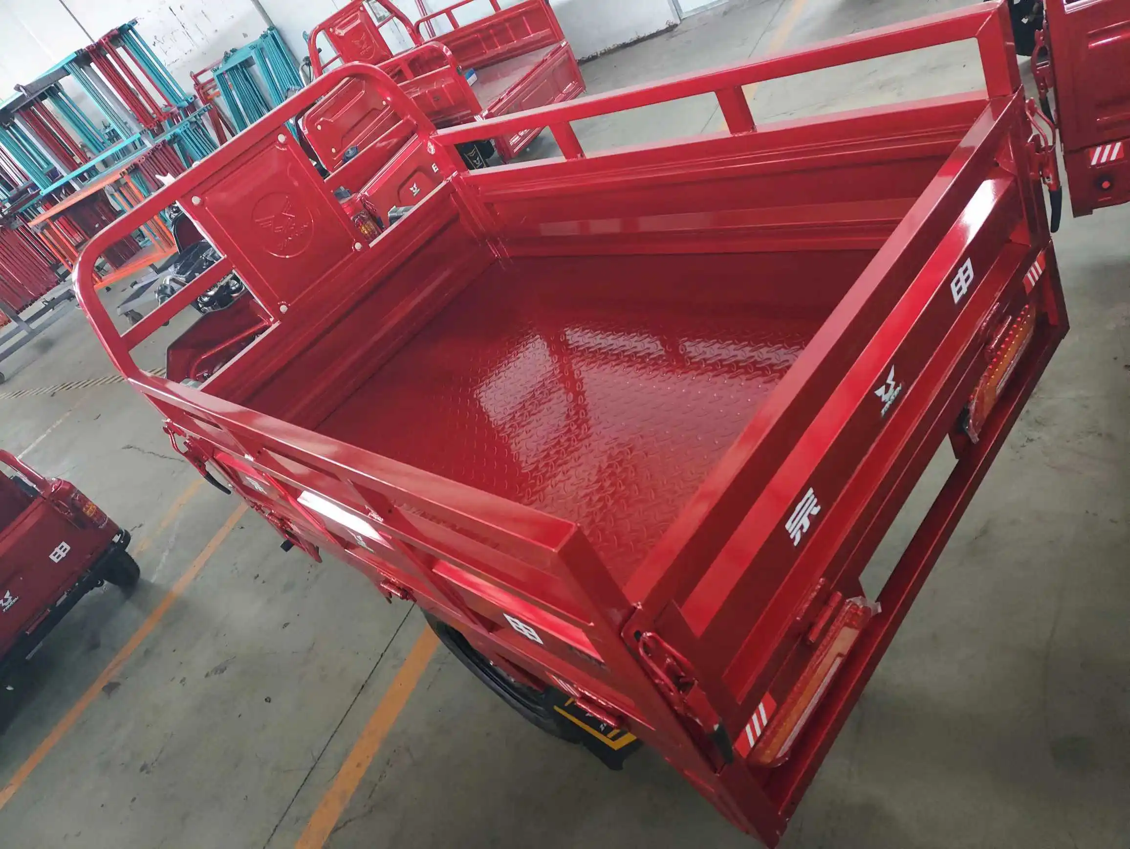 60-72V 80A 1500W 51km/h 600kg Loading Capacity Heavy Duty Open Electric Tricycles Tricycle Rickshaw China with Bumper