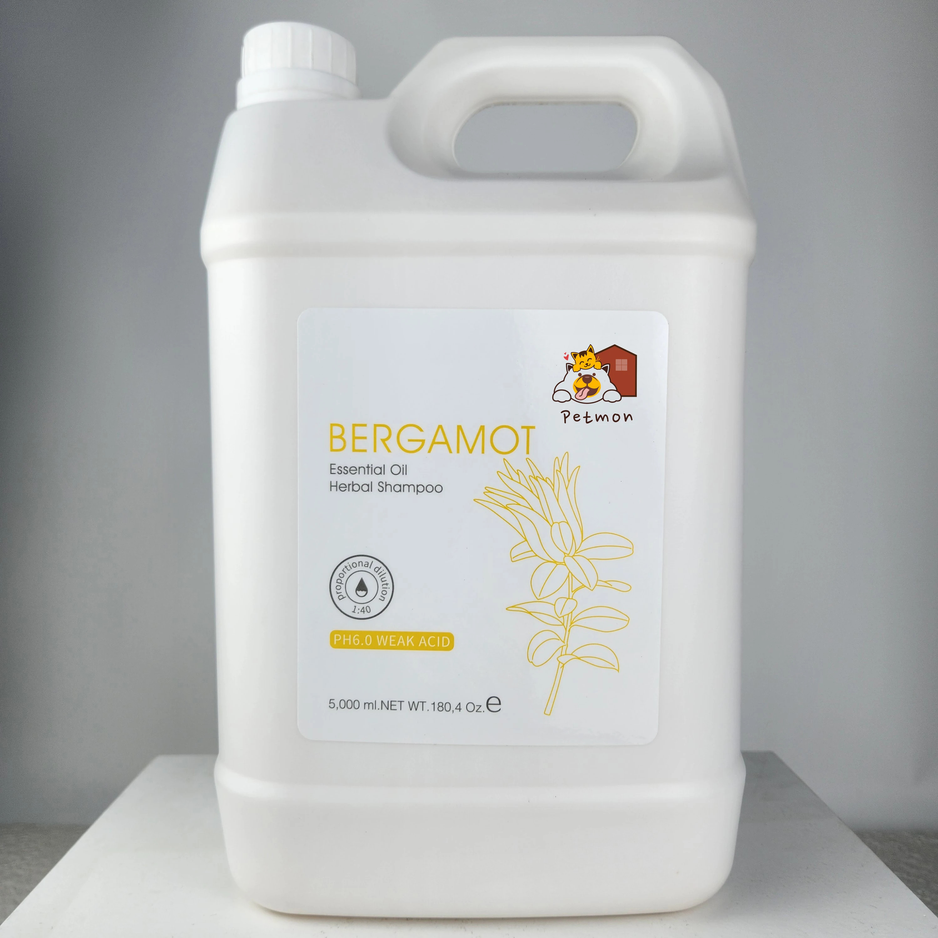 Factory Wholesale 5L Large Pet Dog Shampoo 100% Organic Plant Essential Oil Customize AvailableDog Shampoo Pet Cleaning Shampoos