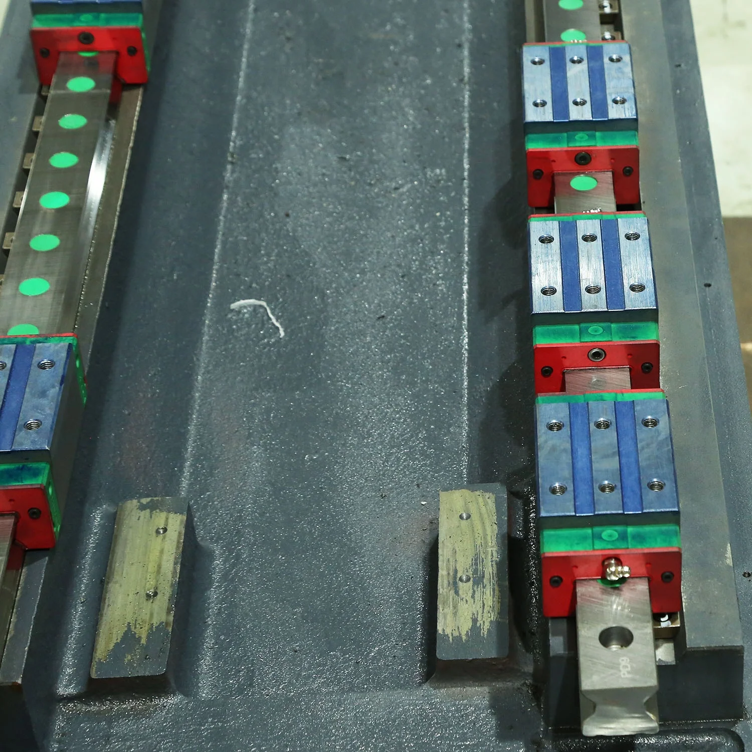 Factory Direct Supply 4th Axis TV-600 Cnc Drilling and Tapping Machine Center Universal Vertical Cnc Machining Center