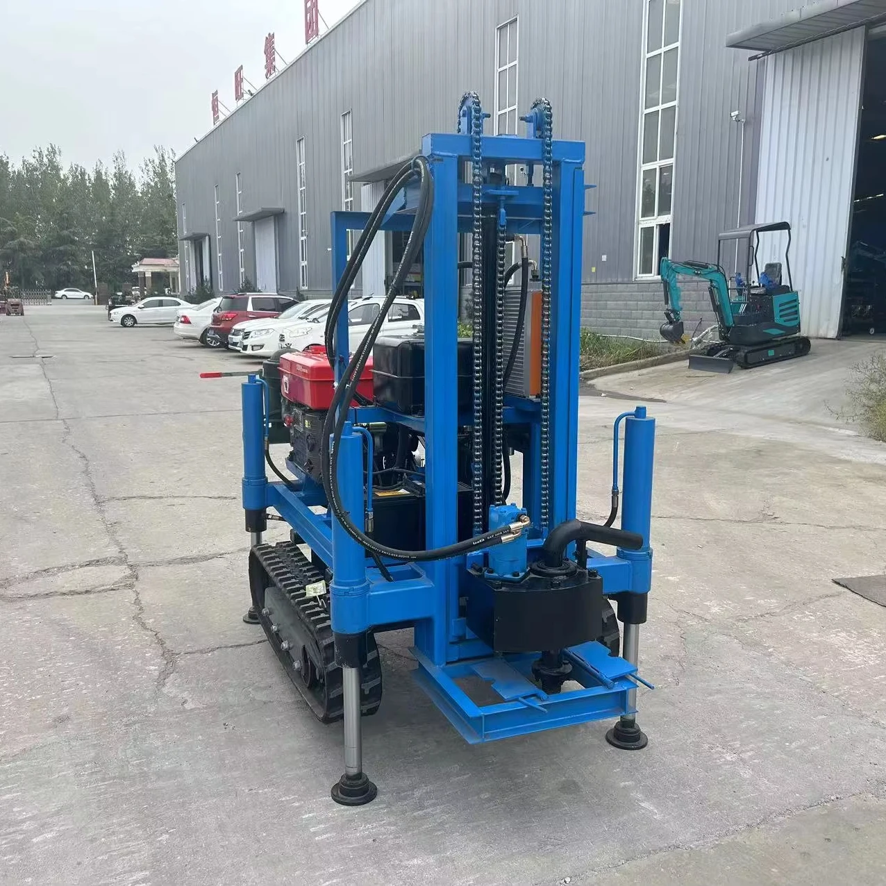 The 50 m drill pipe is made of carbon steel with high quality diesel tracked water well drilling rig for agricultural irrigation