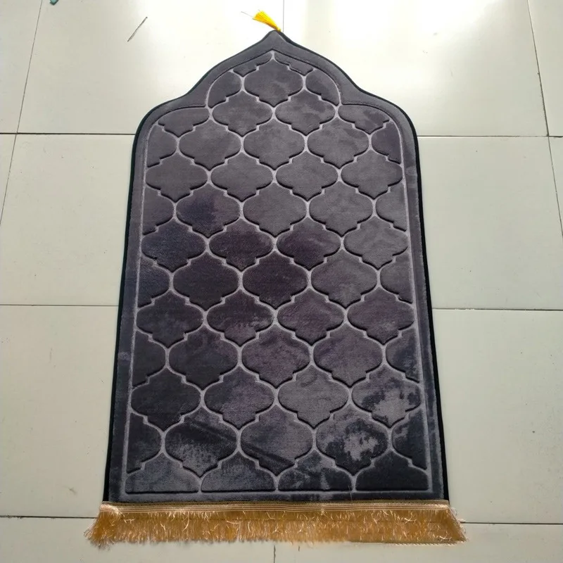 Wholesale New 2023 Roll Out Cushion Prayer Mat Carpet Muslim Islamic Anti Slip Thick Soft Prayer Rug With Tassel