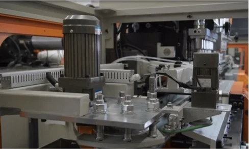 Intelligent equipment auto stable PE HDPE 5l jerrycan tank extrusion blow molding machine for sale