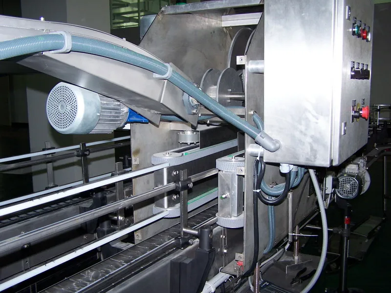 
Fully-automatic plastic bottled handle inserts machine 