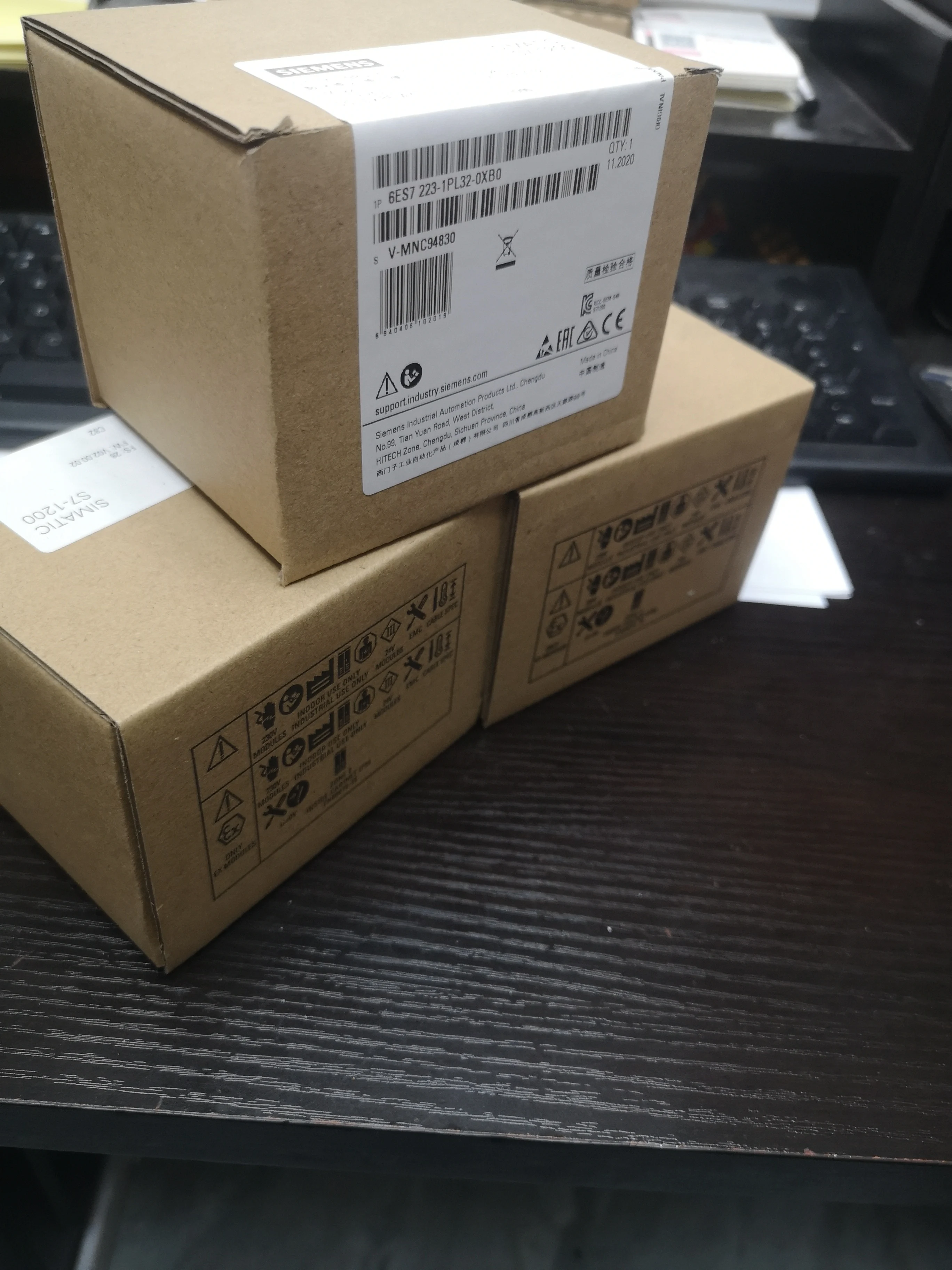 1 год гарантии 6ES7212-1AE40-0XB0 SIEMENS 6ES72121AE400XB0 новая оригинальная цена SIMATIC S7 1200 CPU 1212C PLC модуль контроллера