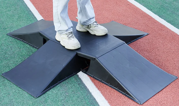 Beginners multi-purpose practice skateboard ramp set and skateboard park skate ramp skateboard grind rail