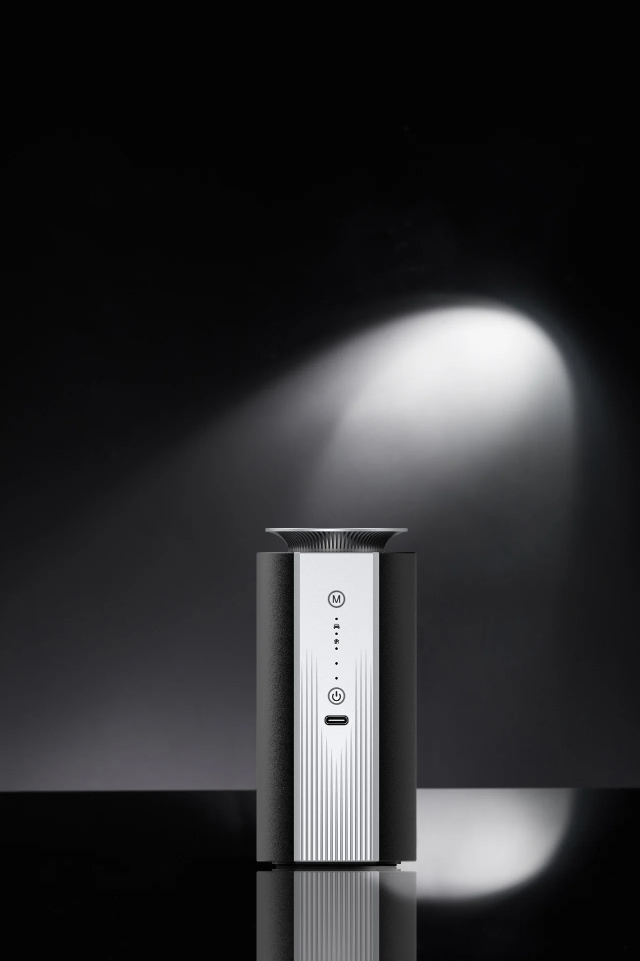 New Design Black Plastic Luxury Car Scent Diffuser Perfume Aromatherapy Air Refresher Car Freshener Manufacturer