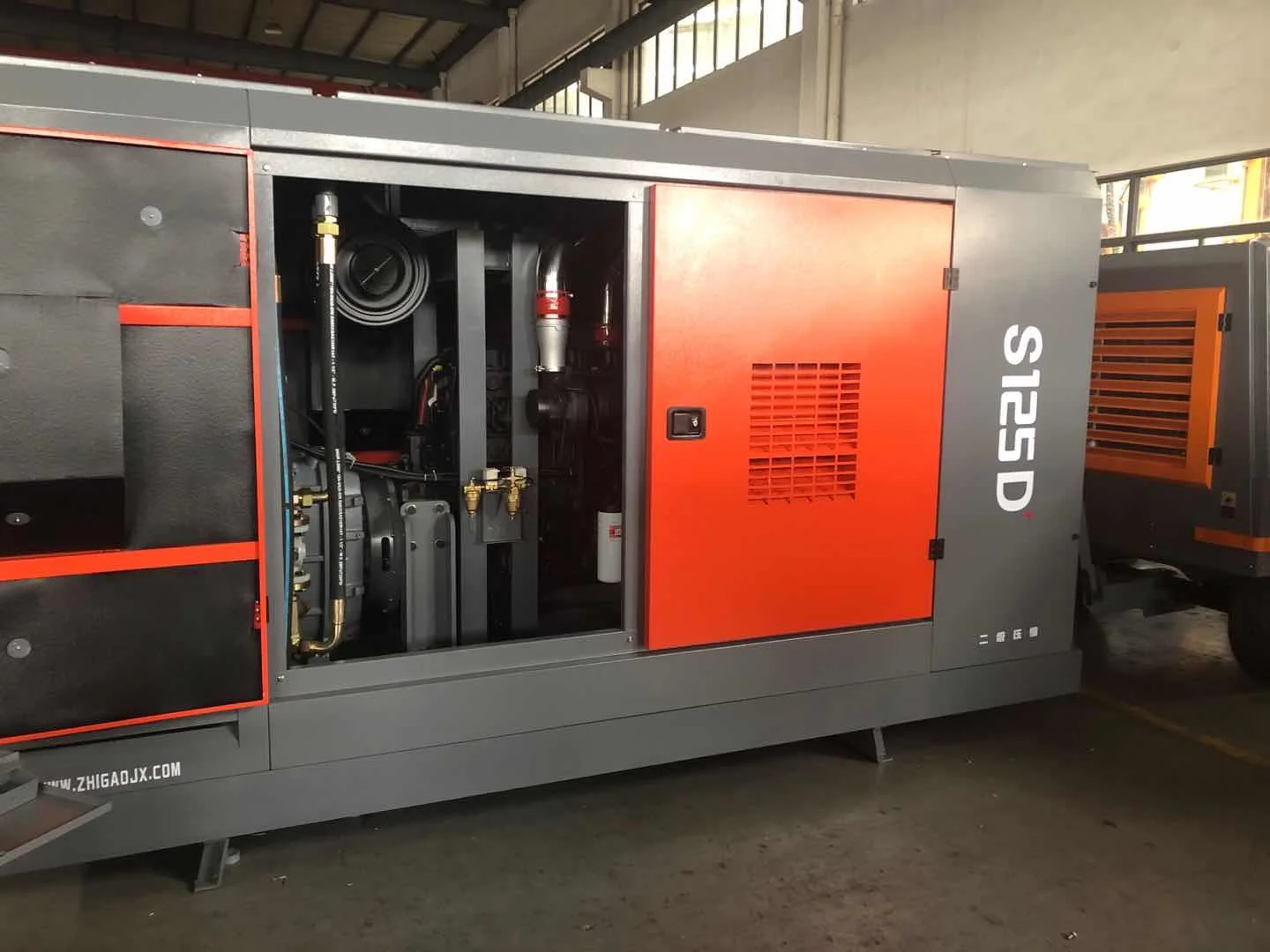 Direct sale diesel screw air compressor for water drilling machine