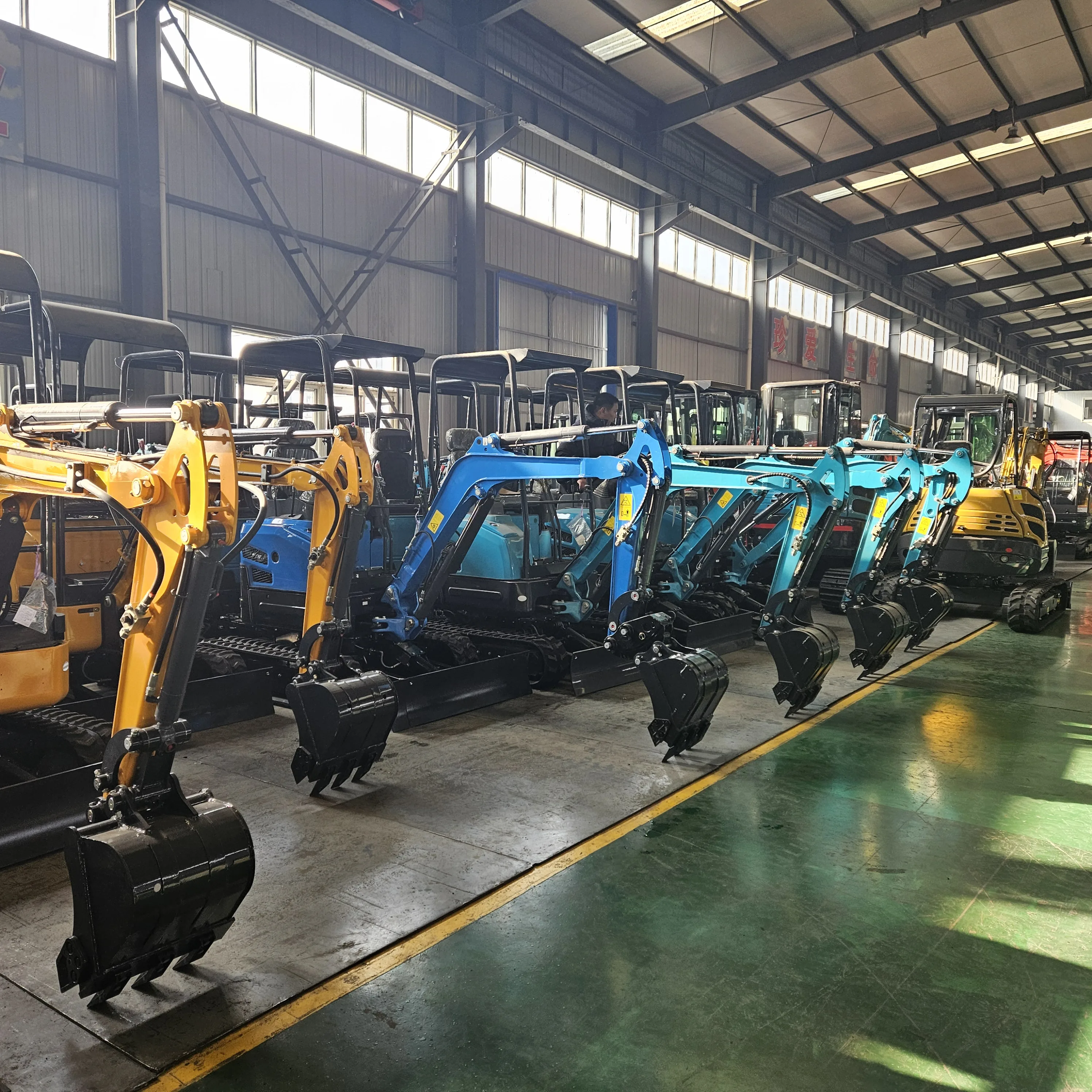 Chinese New R328 Mini Excavator 1.8 Ton Small Digger Mini Excavator Digger Epa Approved Grab Excavator