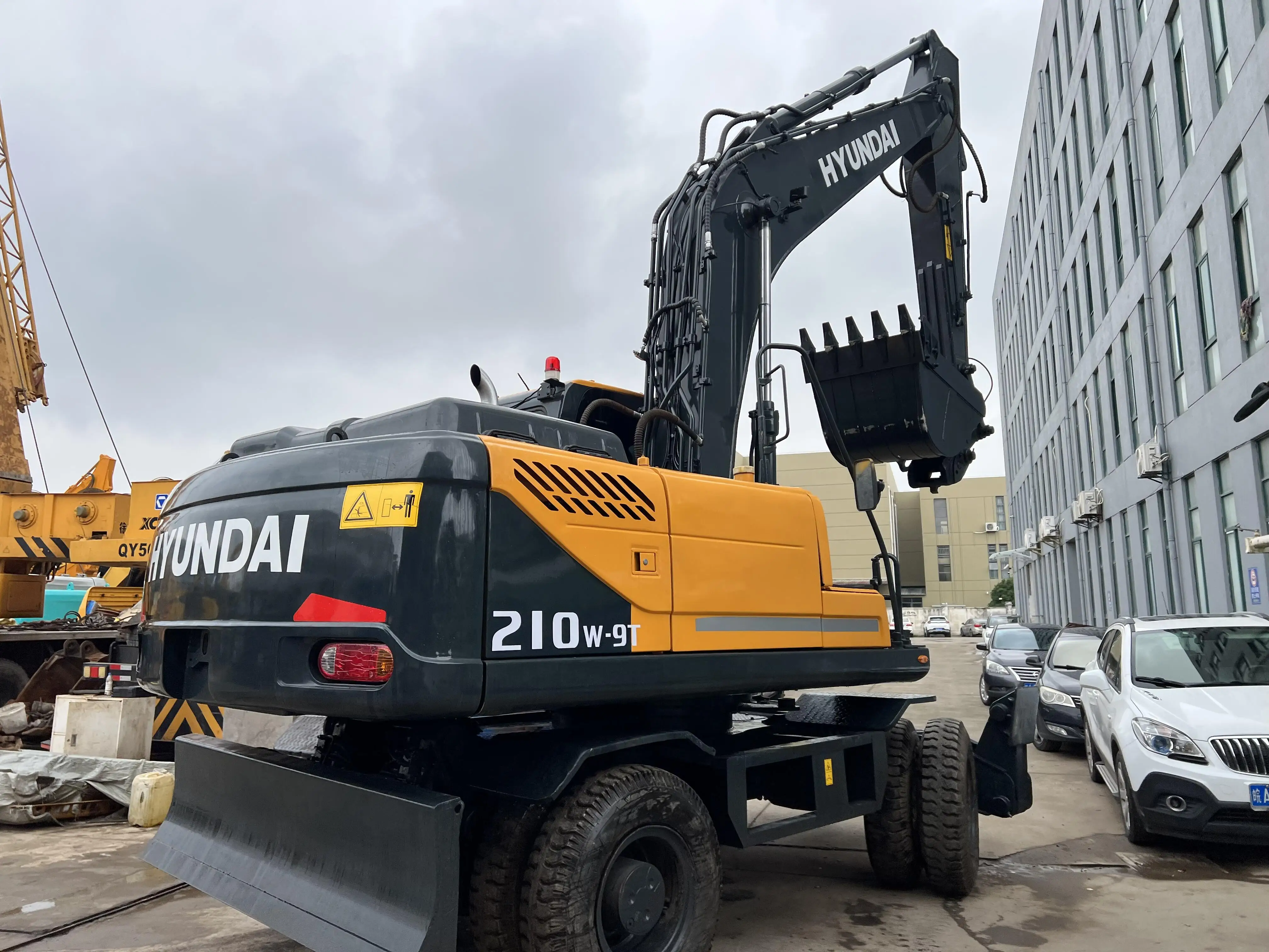 21 tons of Hyundai 210W-9T used wheel excavator for sale