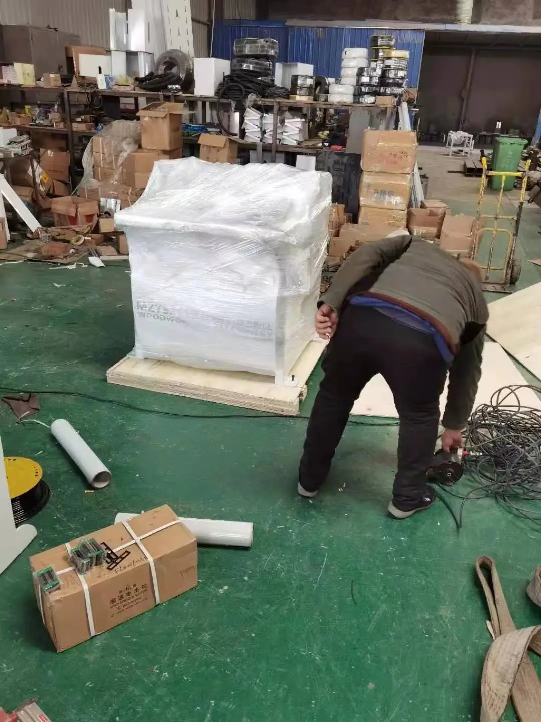  Двухголовочный сверлильный станок с отверстием для деревянной панели MZ73211