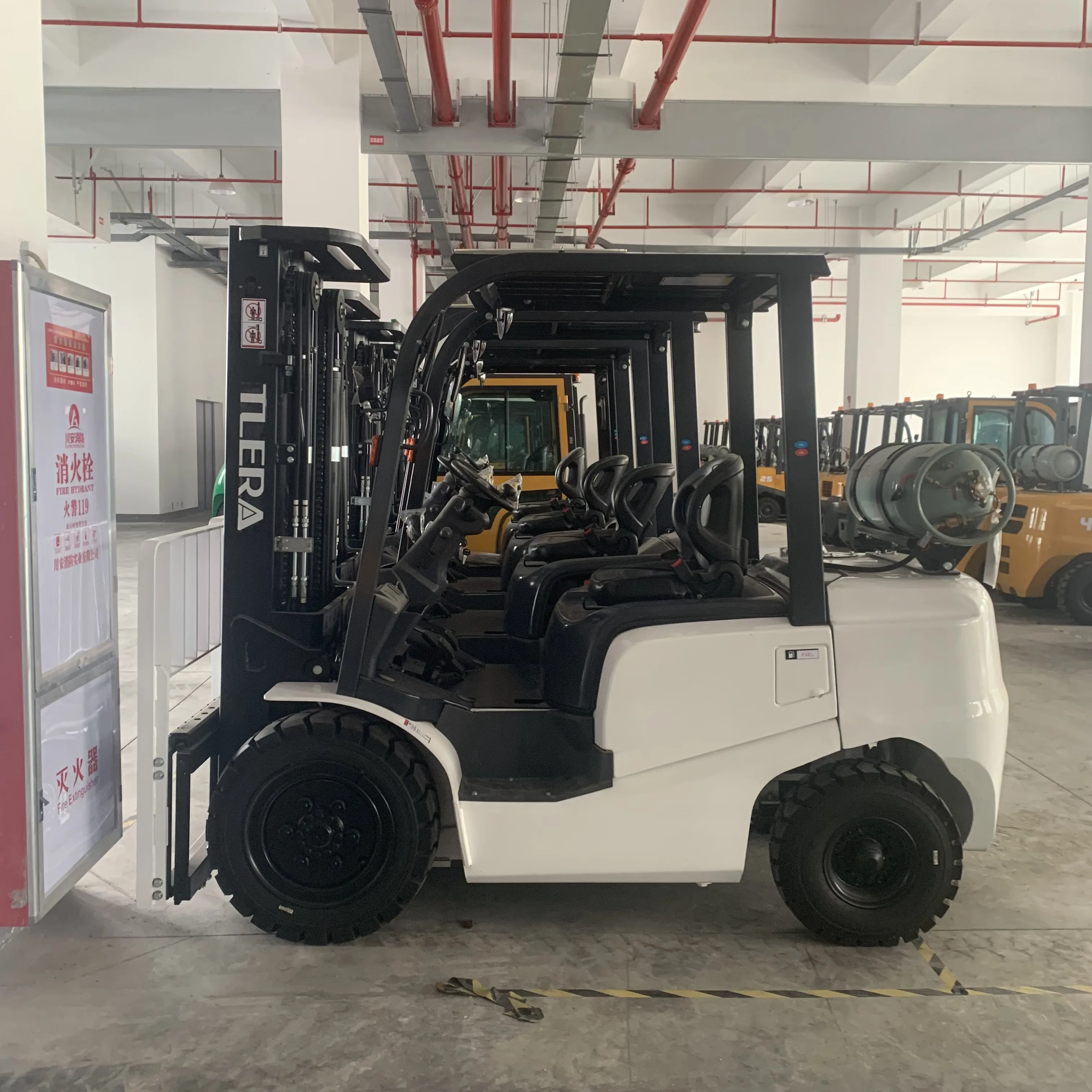 2024 Top Supplier Lpg Forklift Truck 3 Ton 3.5T 3 Ton Gas/Lpg Forklift 2.5 Ton Gasoline Gas Forklift Cheap Price