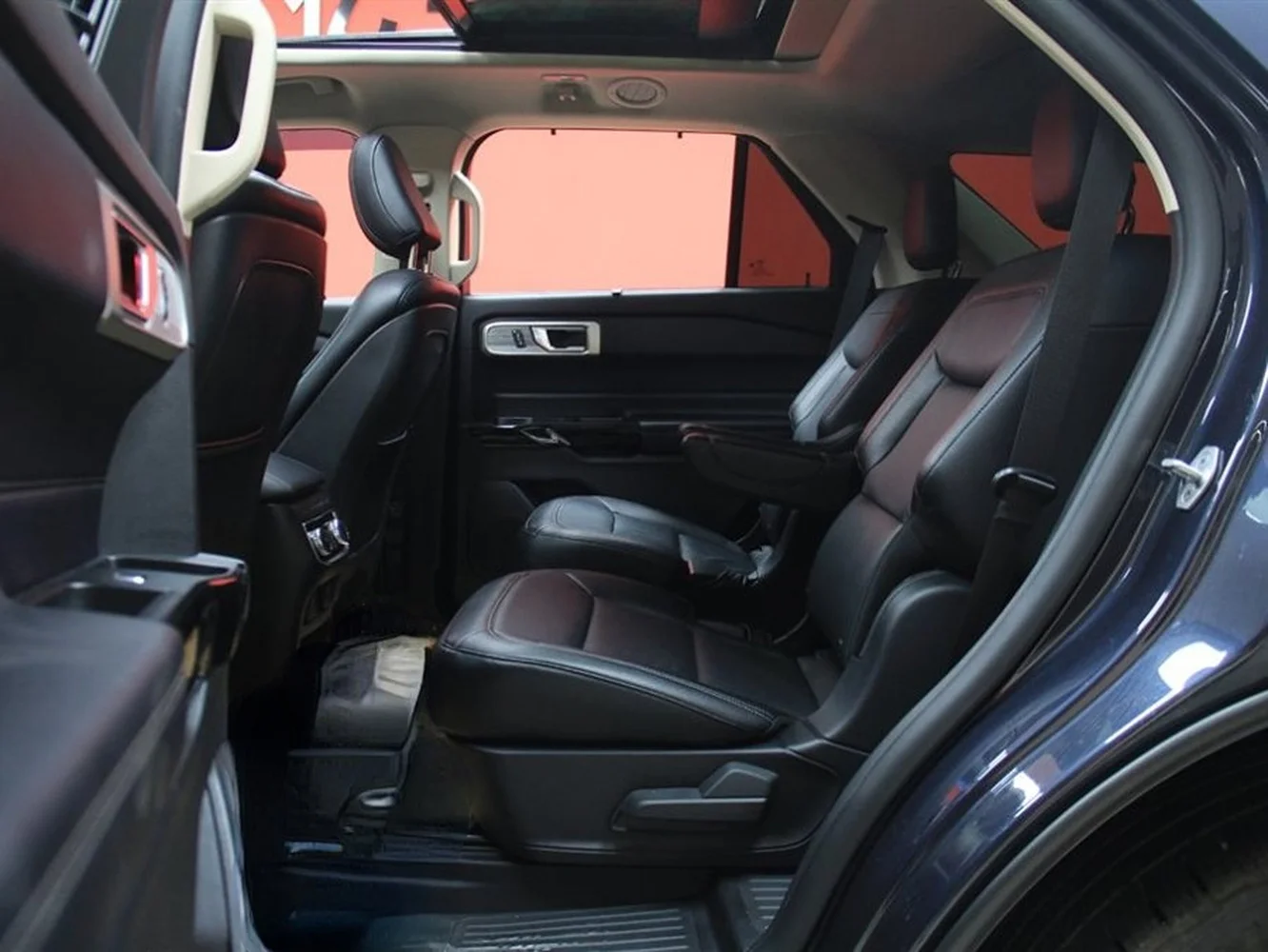 Оптовая продажа от FordExplorer 20212022 EcoBoost 285 AWD Titanium Edition 6 мест высокая мода частный автомобиль бутик Подержанный