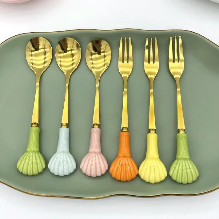 Creativity New Arrival Top Sale Product Stainless Steel Flatware Spooon And Fork Cutlery Set With Ceramic Shell Shape Handle