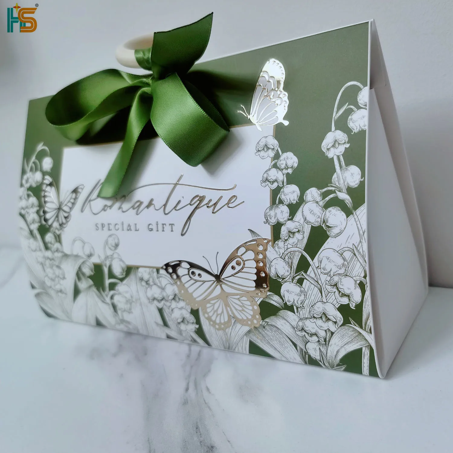 Custom Logo  Portable Folding Party Favor Chocolate Wedding Candy Gift Box Small Triangle Tin Paper Box Packaging