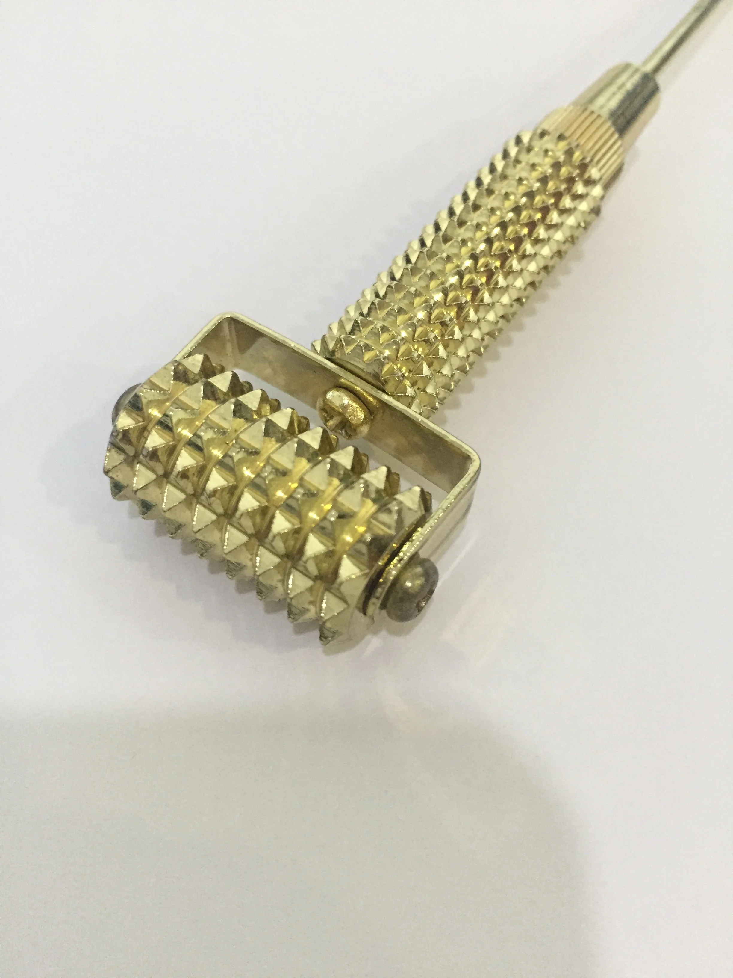 Health care ear acupuncture skin roller with facial and ear Acupoint massage machine beauty face roller with ear needle