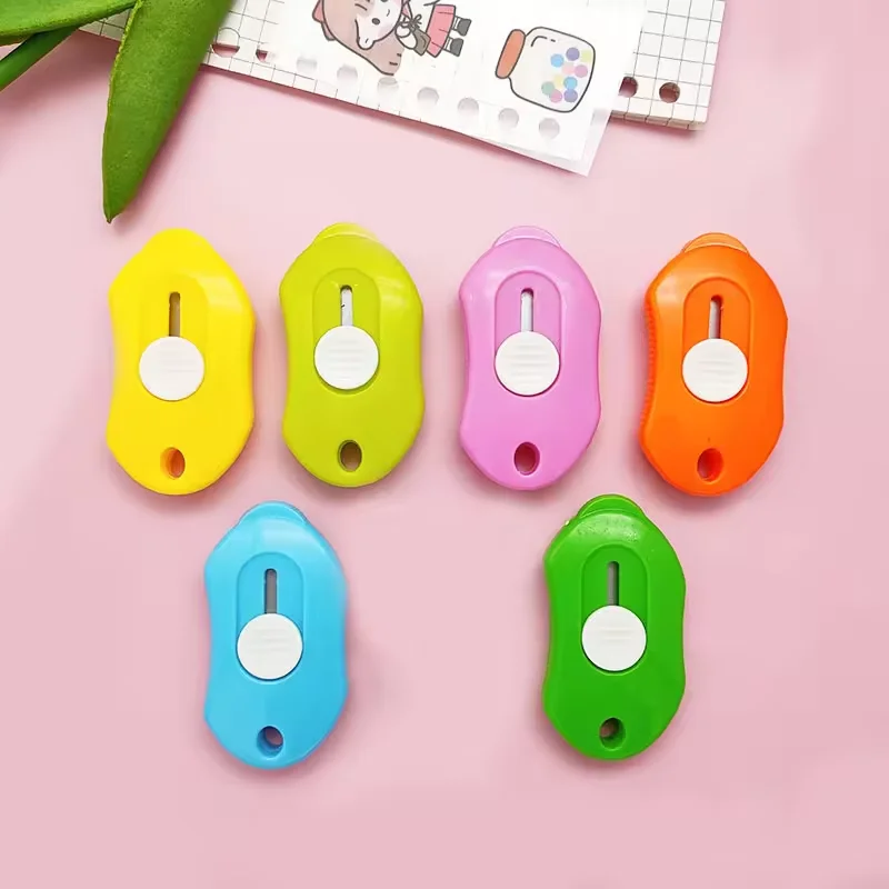 2025 Factory wholesale mini plastic utility knife small open express cute office knife students handmade paper cutting knife