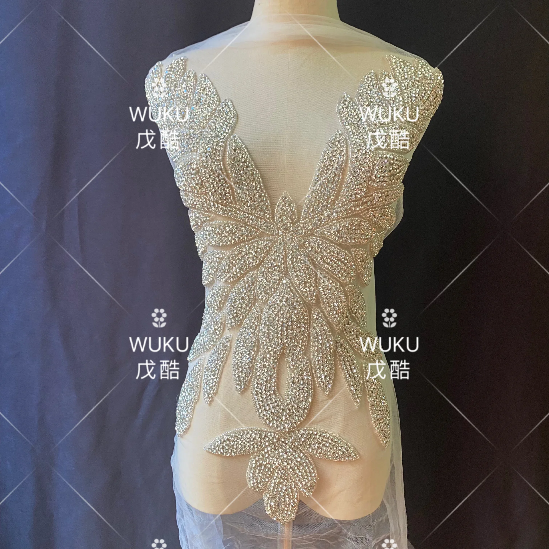 2023 whole piece dress design bling bling applique