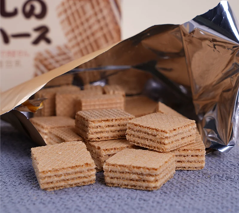 68g Wholesale sweet snack soya-milk wafer biscuit