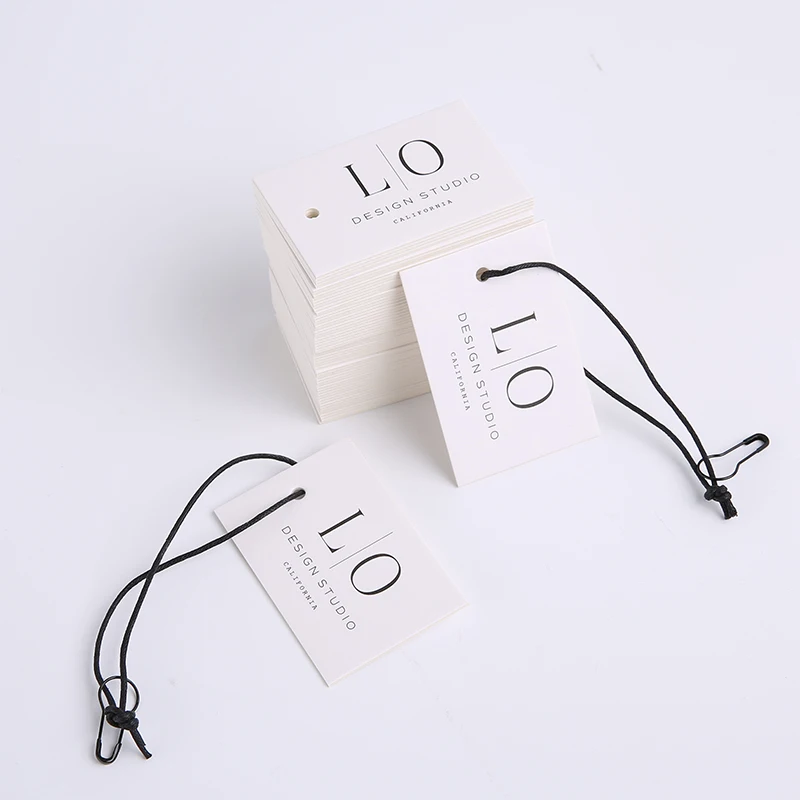 Роскошная толстая бумага сделанная на заказ бирка для одежды подвесная веревочная тисненая этикетка аксессуары