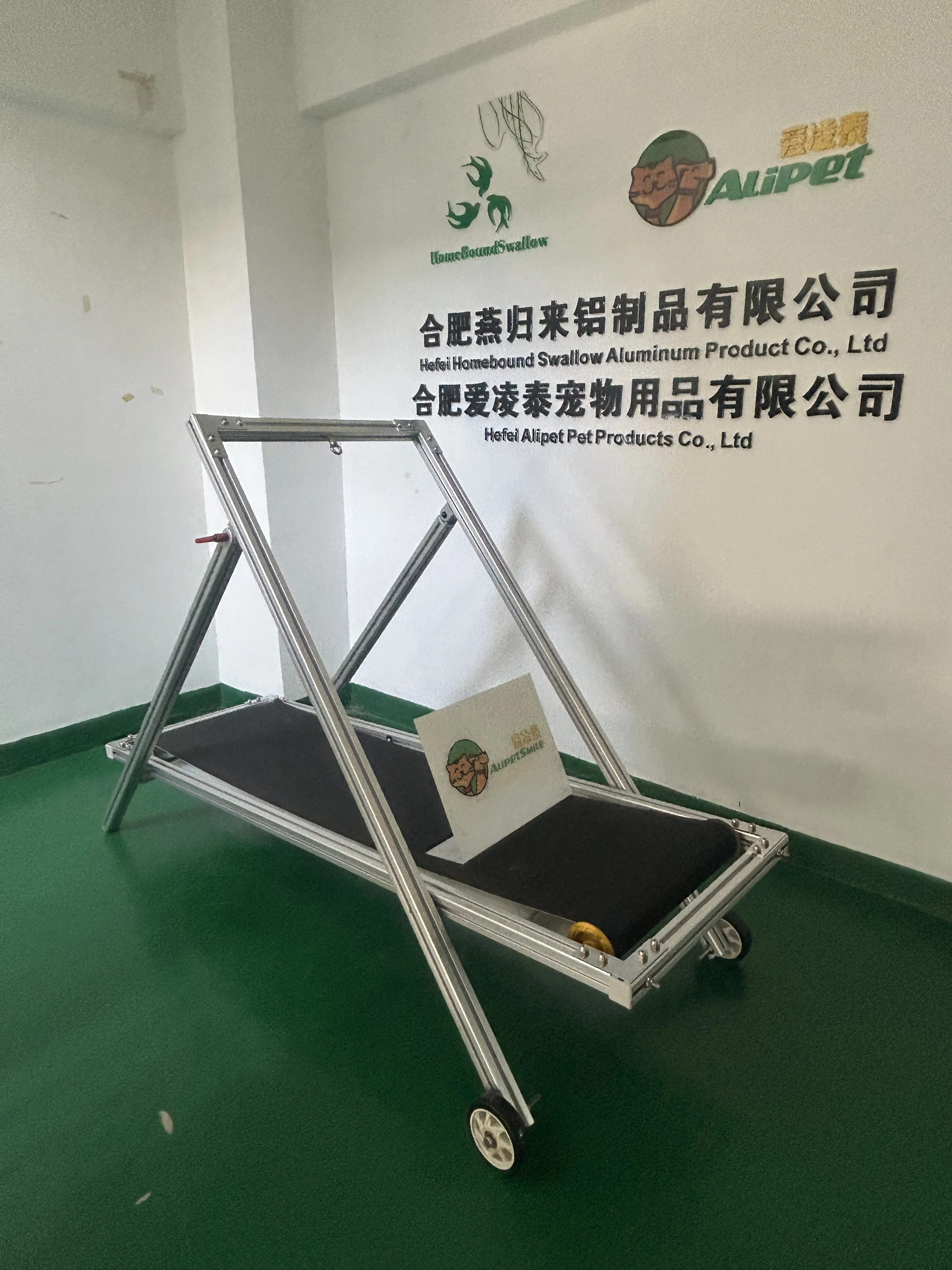 Factory directly supply dog treadmill aluminum alloy dog walking machines small wheel hub Sturdy and durable