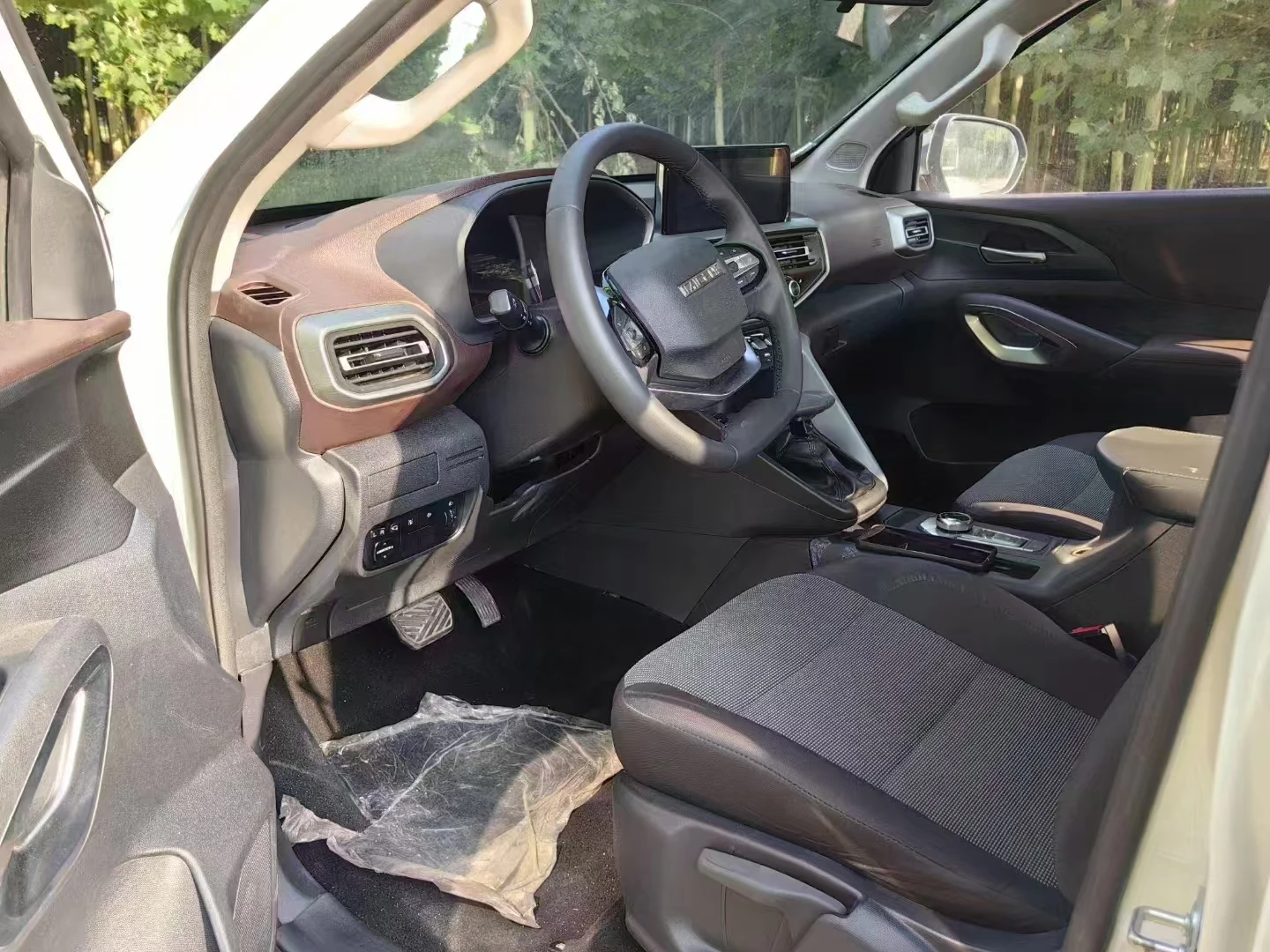 Brand New Off-Road Pickup 4x2 4x4 Diesel Gasoline Mannual/Auto Family Pickup Wholesale Cheap Price