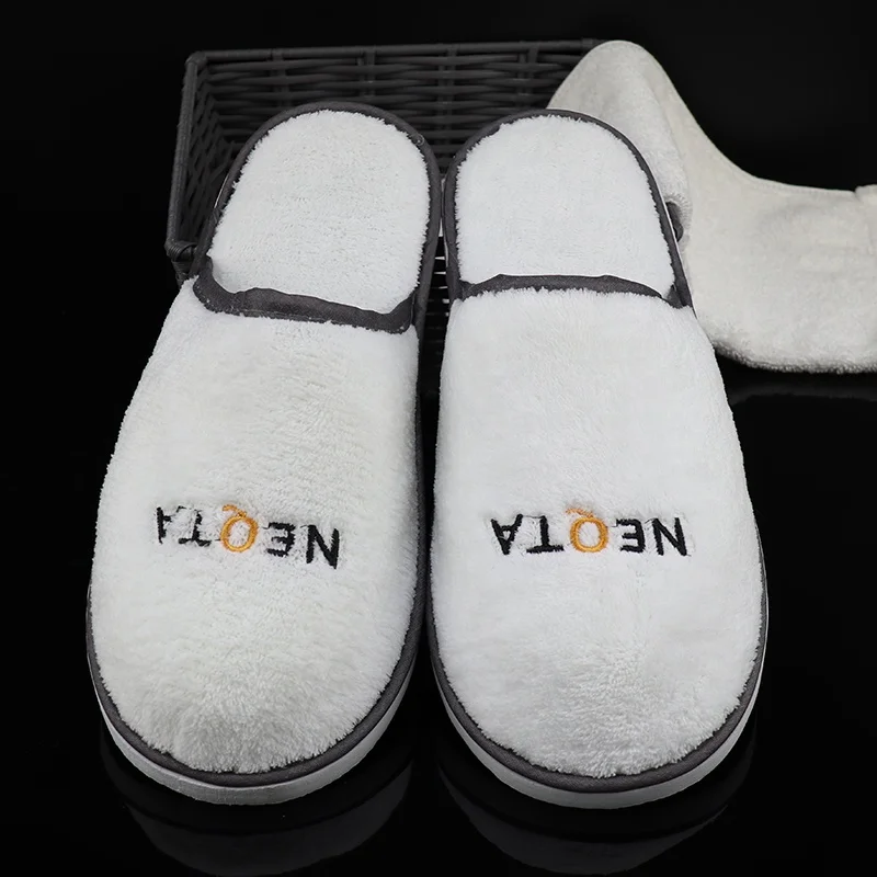 Экологически чистые роскошные спальные комнатные Шлепанцы из хлопчатобумажной ткани кораллового флиса, дешевые оптовые тапочки для спа и отелей