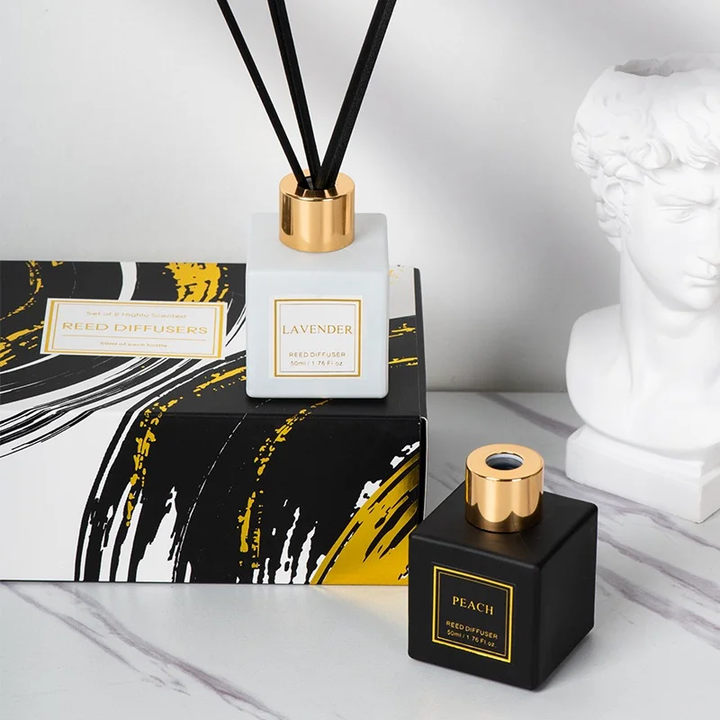 Luxury aroma oil reed diffuser set with rattan sticks