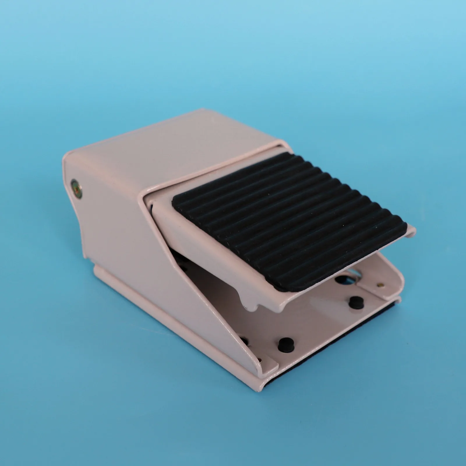 China factory wholesale price FV320 FV420 1/4 inch BSP 3 way 4 way 5 way air control pneumatic foot pedal valve