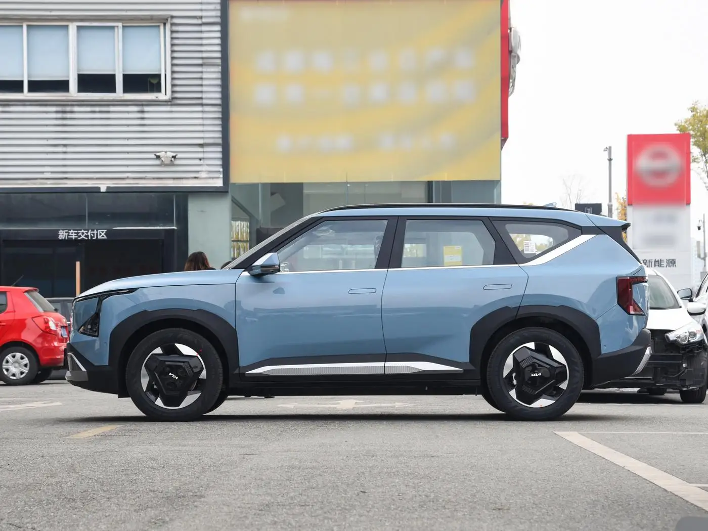 KIA EV5 2024 530 Lite New Energy FWD Compact SUV Ev Vehicle Made in China Pure Electric 530km  Range Kia Automobile for Adults