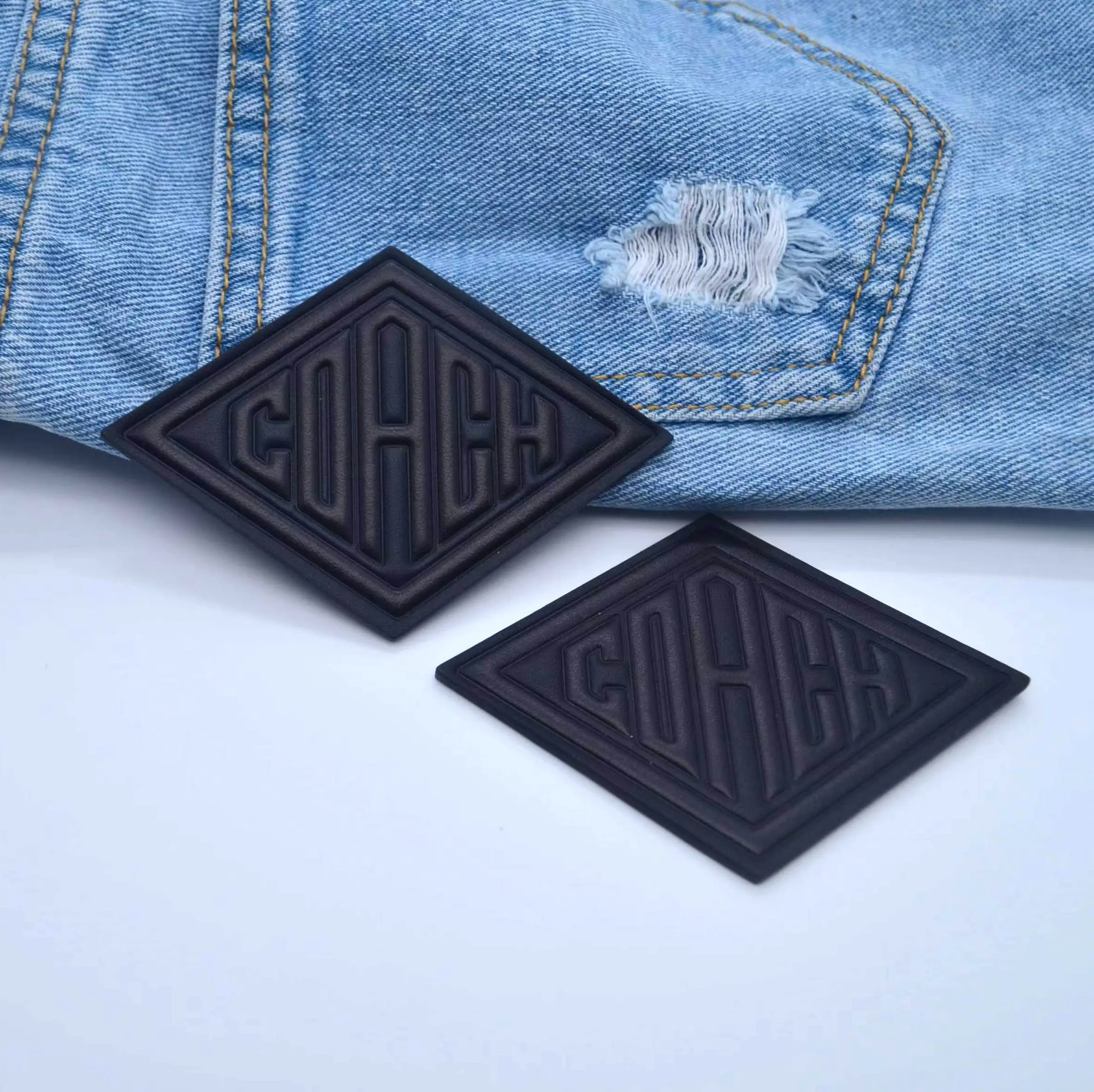 Custom Logo Embgarment Leather Label Embossed Washable Leather Patch Jeans Label Patch