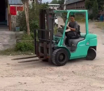 USED good price Forklift Mitsubishi FD30NT 3-ton Robust Efficient Stable Maneuverable Precision Warehouse Logistics