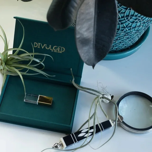 Wholesale Small Black Custom Design Personalized Rigid Paper Cardboard Usb Flash Disk Packaging Magnetic Closure Gift Box