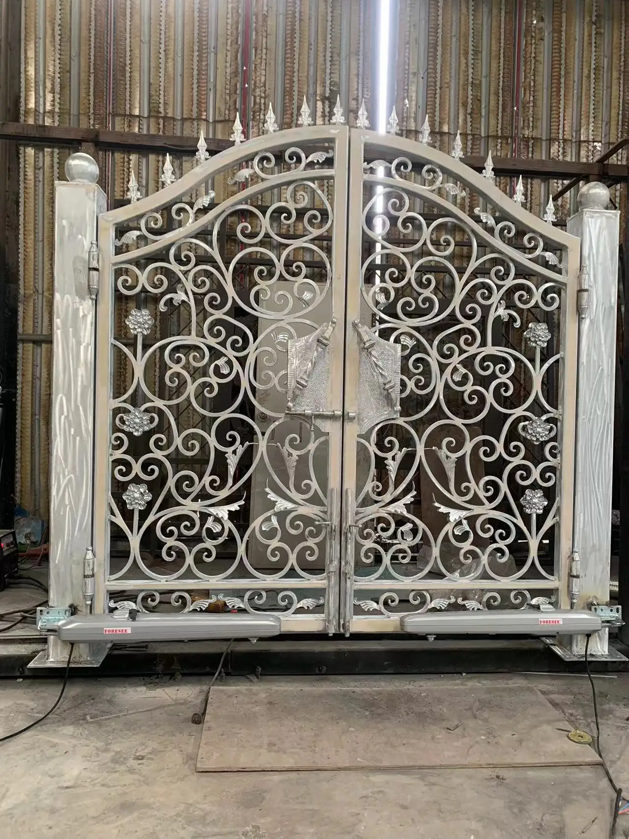 Main latest double door  iron gate picture designs wood steel garden driveway entrance gate