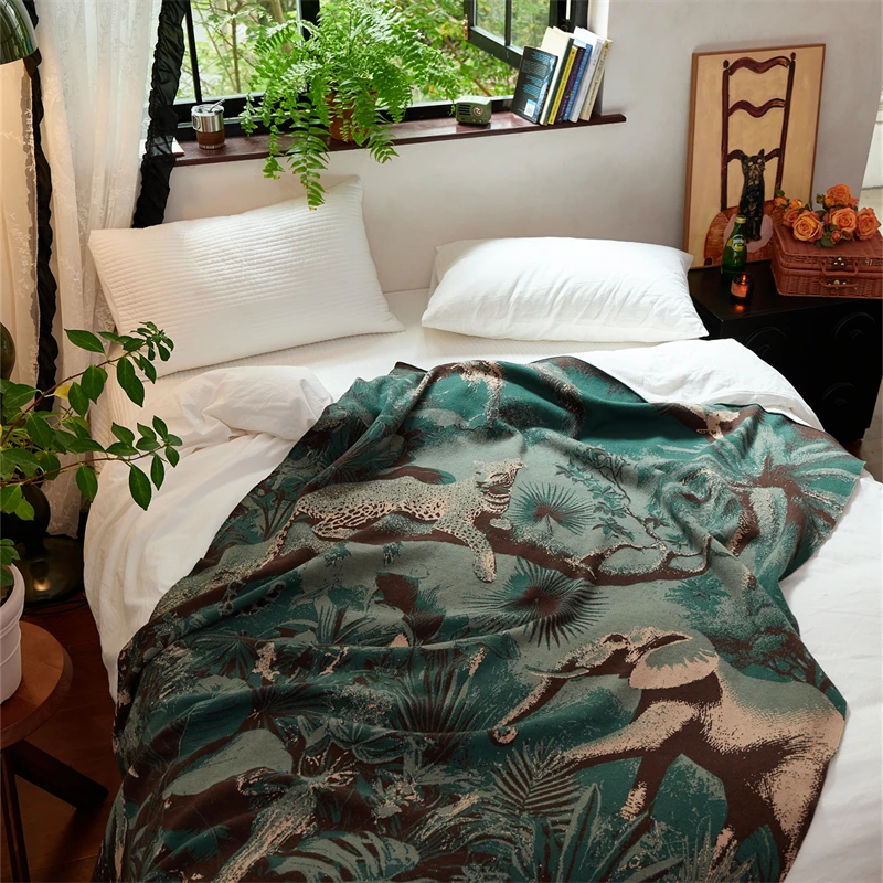 Accept custom animal world cozy OEKO-TEX soft lightweight luxury  knit blanket for bedroom SNY