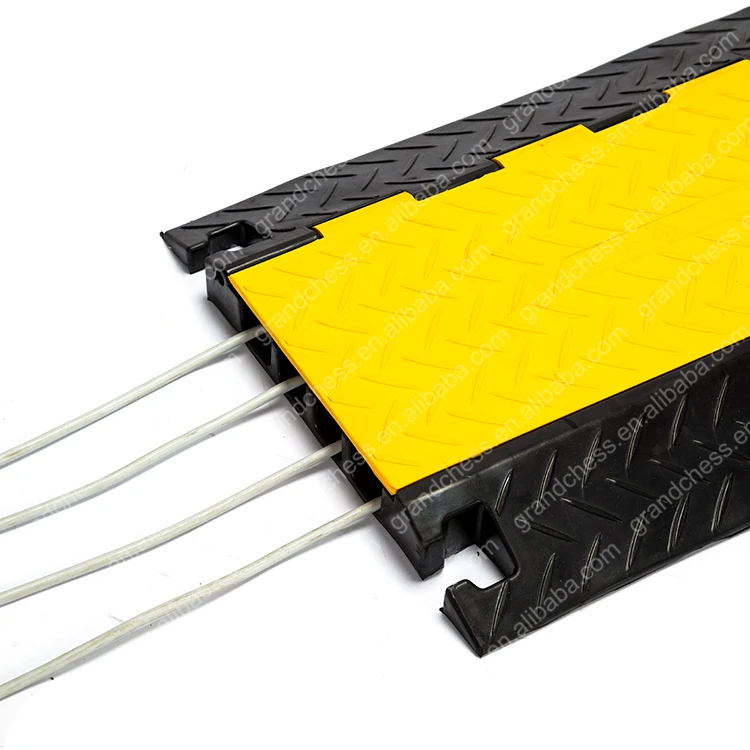 800x410x50mm Rubber 4 Channels Lane Traffic Incident Speed Ramp Floor Cable Protector