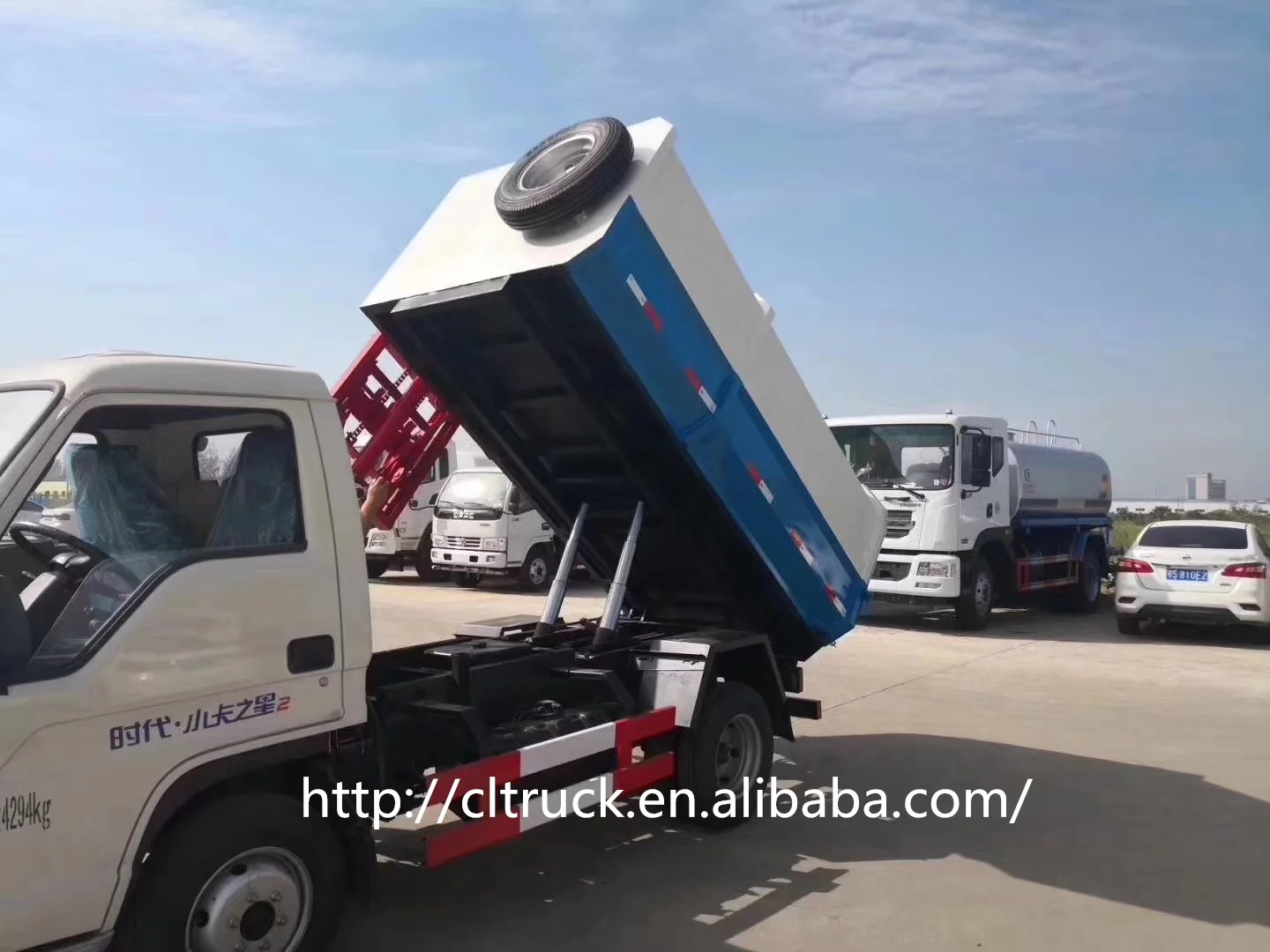 Foton new model 4x2 Mini hook lift garbage truck hydraulic arm roll garbage truck 3 ton for sale