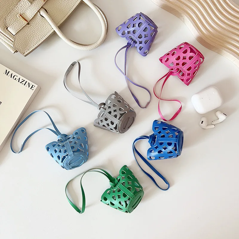 New designer car keychain mini coin purse headphone bag charm for airpods bag accessories for women luxury handbag